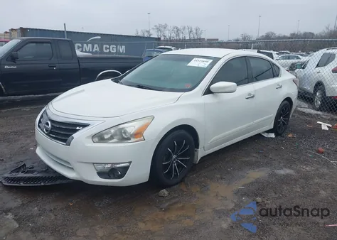 2015 Nissan Altima 2.5 S z USA, uszkodzony, nr VIN 1N4AL3AP2FC418047